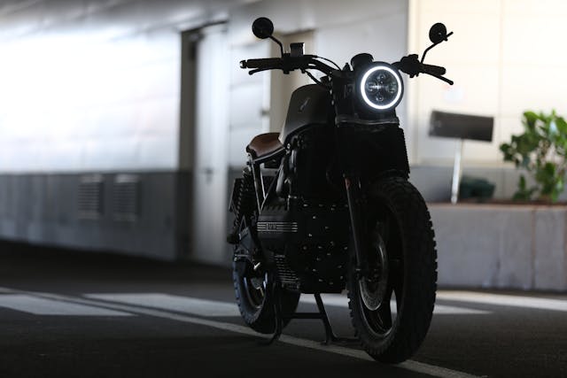 Goodyear, AZ – Motorcyclist Suffers Severe Injuries in Early Morning Crash