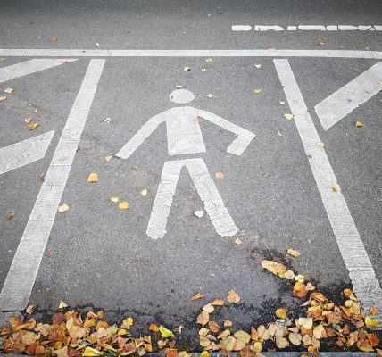 Pedestrian Hit by Bus in Everett, WA — Evergreen Way Blocked (June 28, 2025)