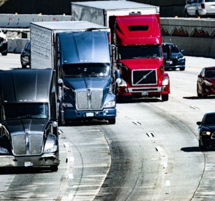 Semi-Truck Collision in Yorba Linda, CA — Major Backup on 91 Fwy (July 28, 2025)