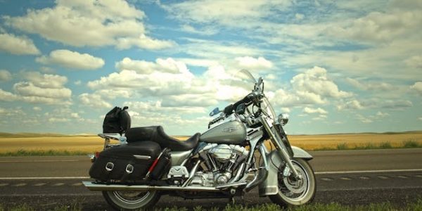 Motorcycle Accident in San Antonio, TX — 19-Year-Old Killed on S General McMullen Dr (August 5, 2025)